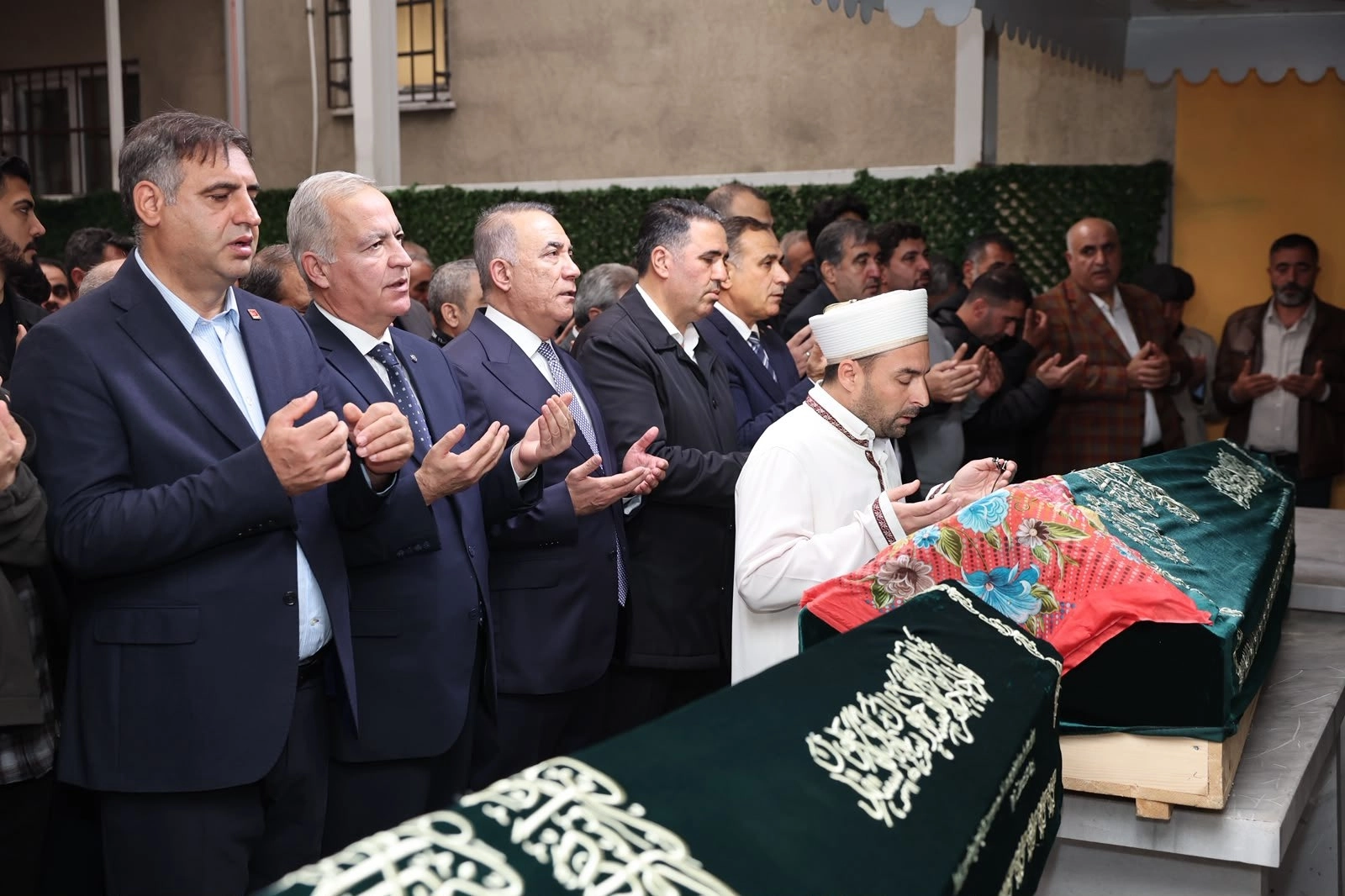 Abdurrahman Dursun, Hacer Durmuş ve Umut Toktaş’ı Son Yolculuklarına Uğurladı