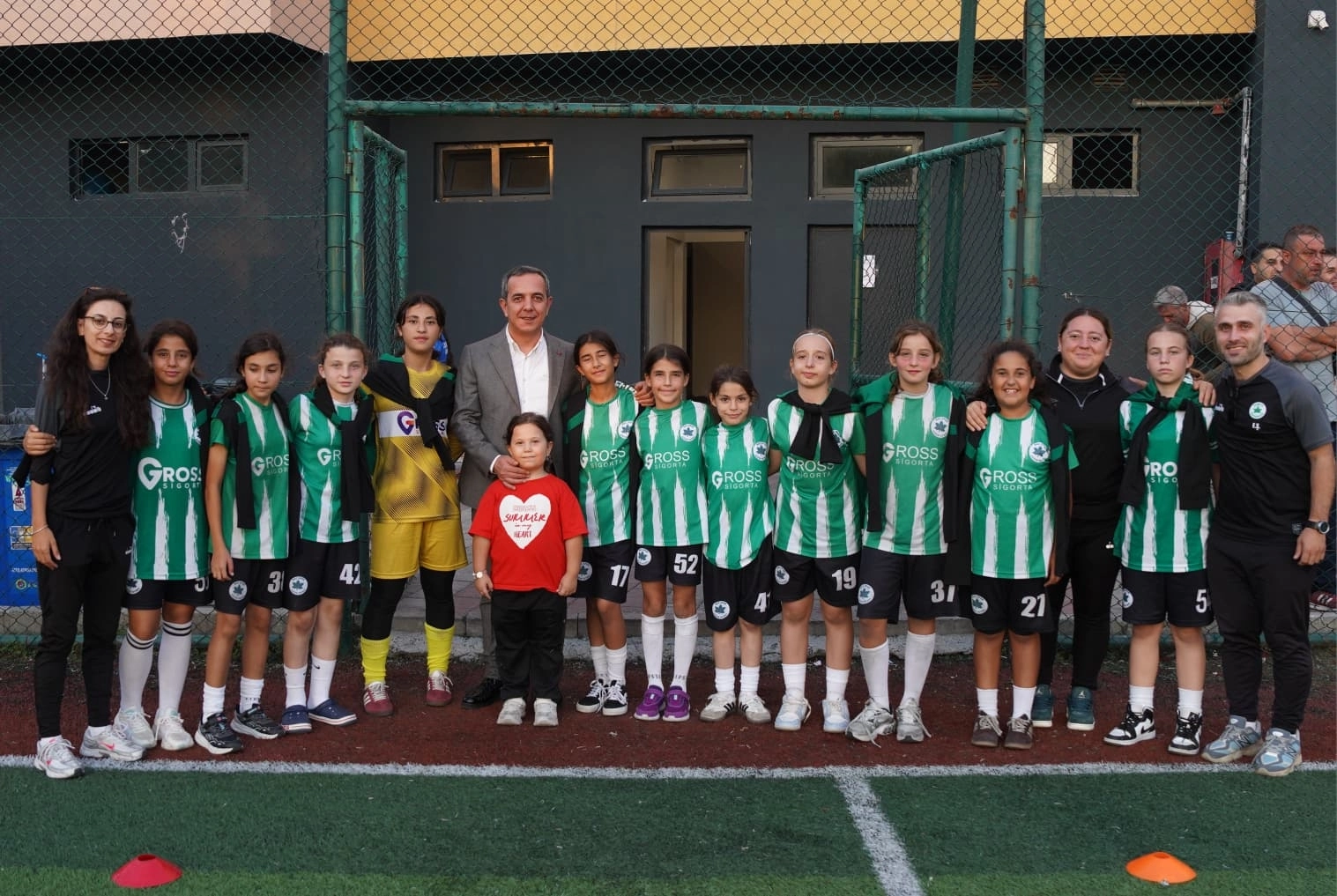 Beyoğlu’nda 3. Kız Çocukları Futbol Turnuvası: Şampiyon Dudulluspor Oldu