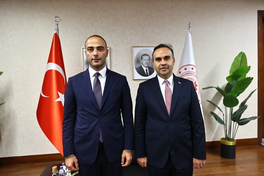 Eray Karadeniz’den Bakan Mehmet Fatih Kacır’a Ziyaret: Gaziosmanpaşa’nın Yeni Projeleri Görüşüldü