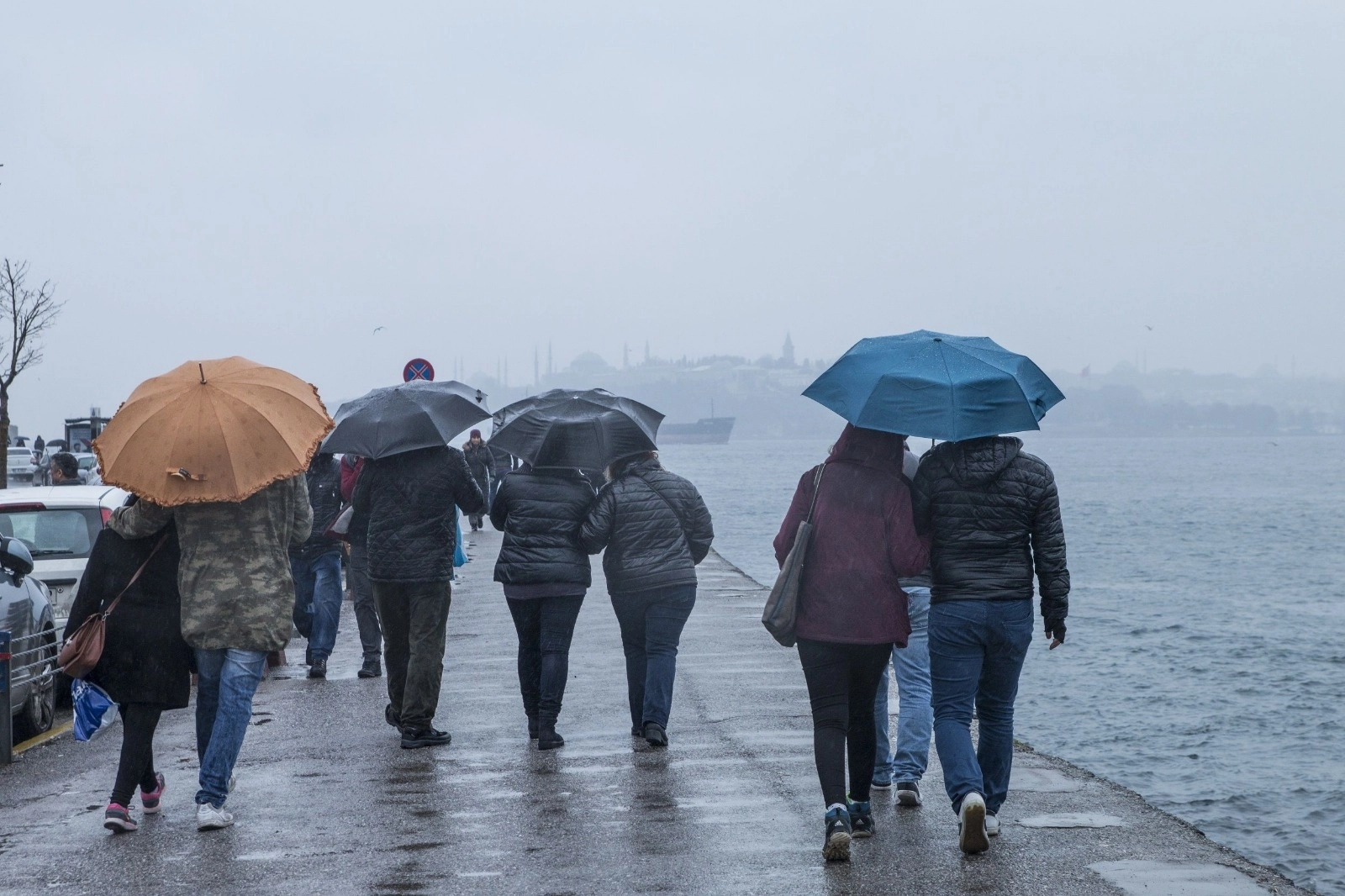 İstanbul’da Sıcaklıklar 7 Derece Düşecek! AKOM’dan Kuvvetli Sağanak Uyarısı