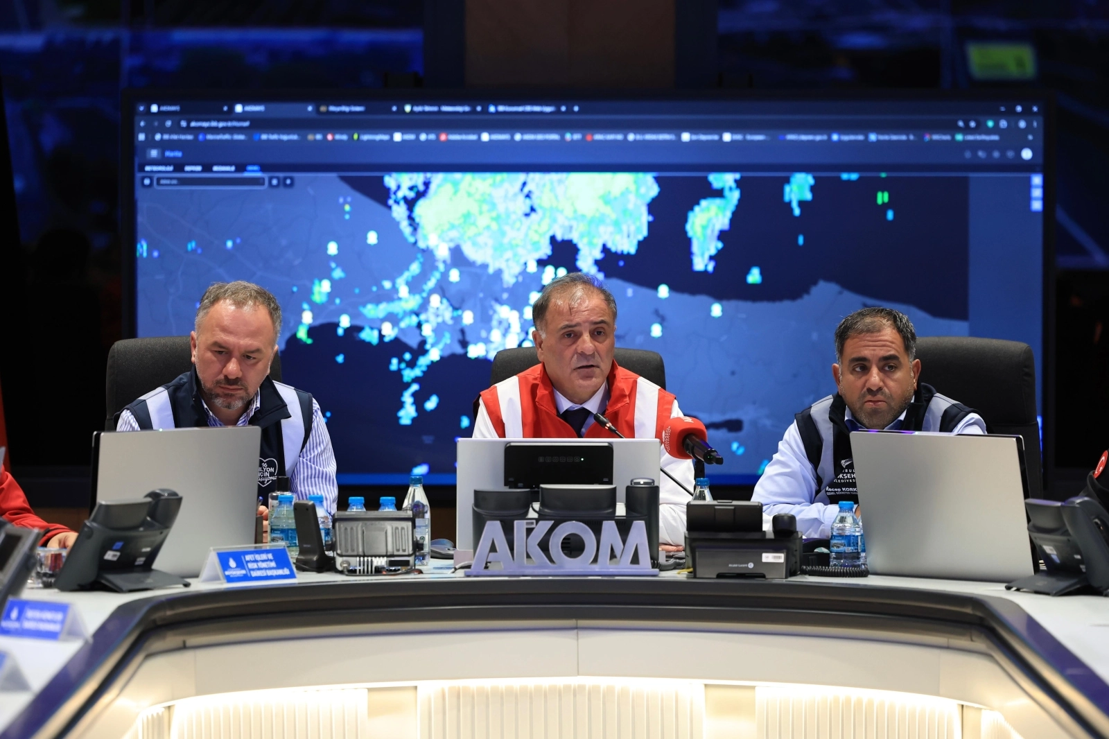 İstanbul’da Turuncu Alarm! Nuri Aslan’dan İstanbullulara Dışarı Çıkmayın Uyarısı