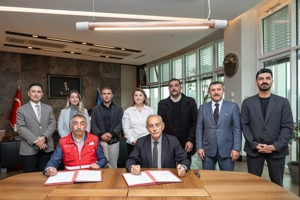Kemal Çebi’den Sosyal Dayanışma Hamlesi: Kızılay ile Gıda Bankacılığı Protokolü İmzalandı