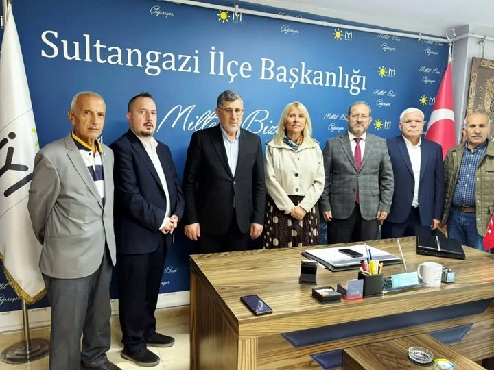 Kent Gönüllüleri Platformu’ndan İYİ Parti Sultangazi İlçe Başkanlığı’na Ziyaret
