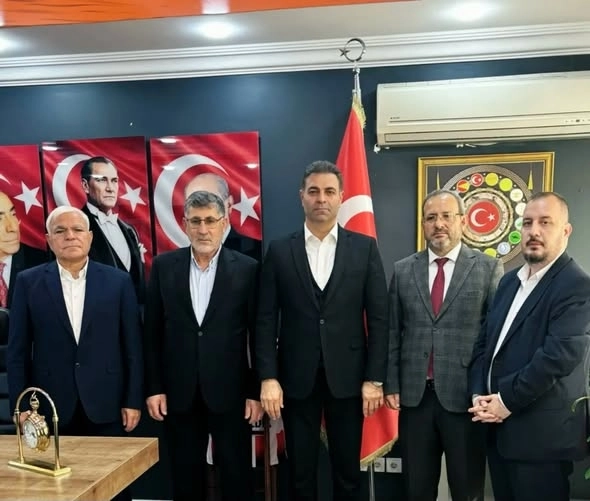 Kent Gönüllüleri Platformu’ndan MHP Sultangazi’ye Hayırlı Olsun Ziyareti