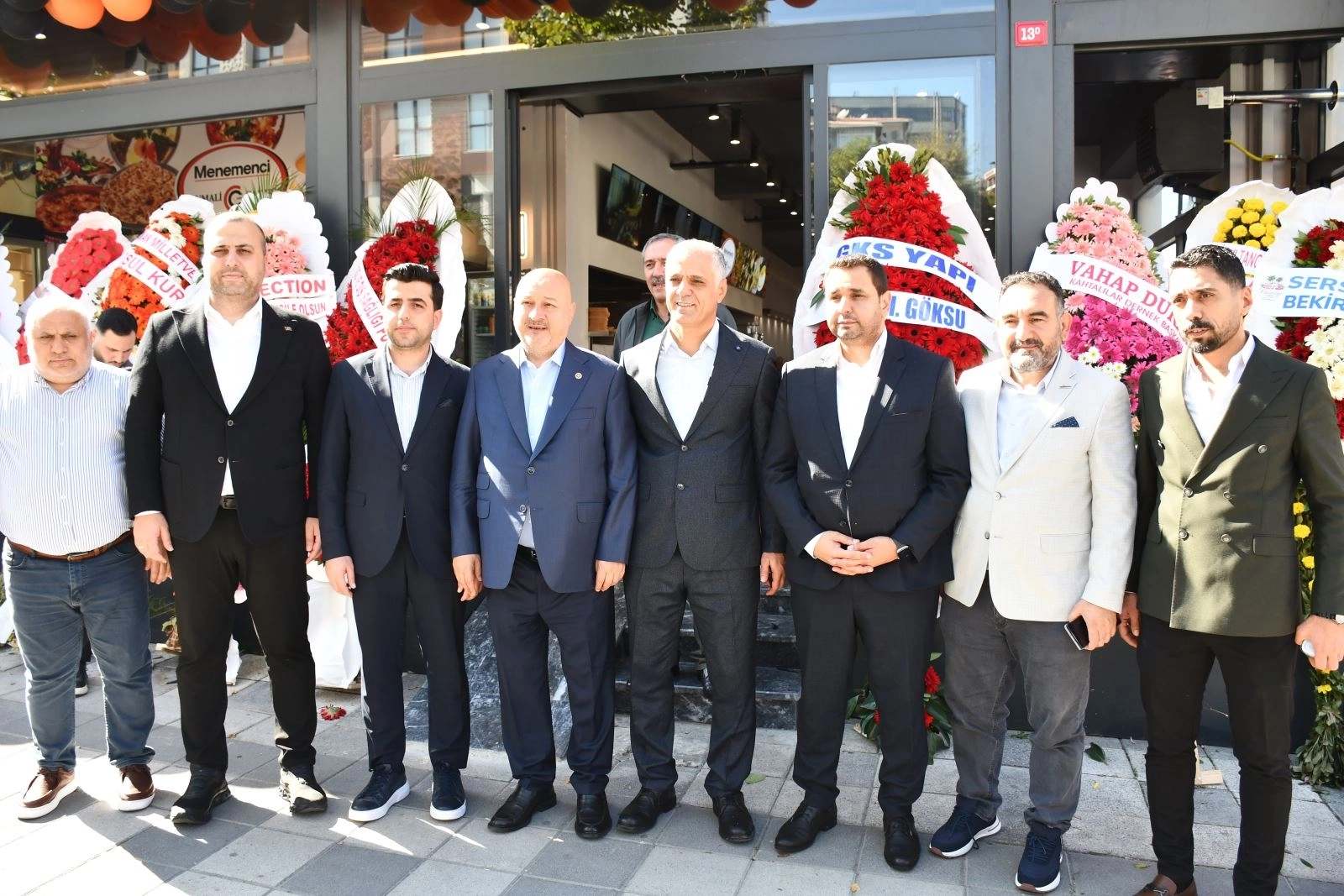 Bağcılar’da Lezzet Buluşması: Hakan Mamaş ve Ahmet Memiş Açılışa Katıldı