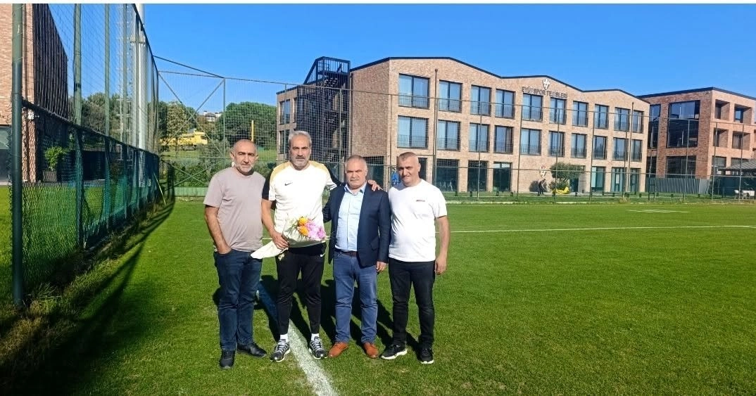 Çalcıören Köyü Derneği’nden Eyüpspor Teknik Direktörü Mustafa Dalcı’ya Hayırlı Olsun Ziyareti