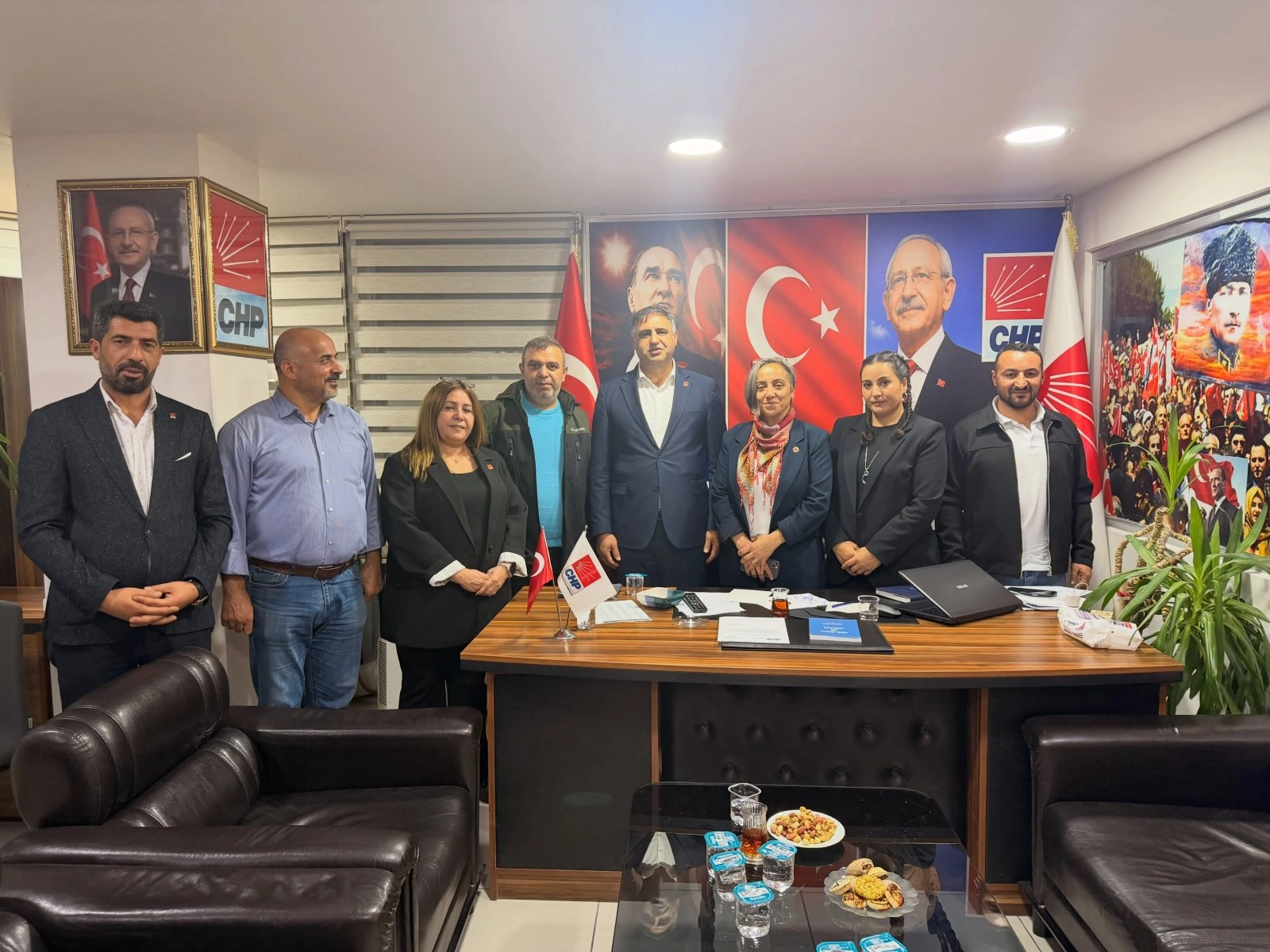 CHP Sultangazi’de Gündem Yoksulluk! Muhtar Yasemin Güngör, Ali Acar’ı Ziyaret Etti