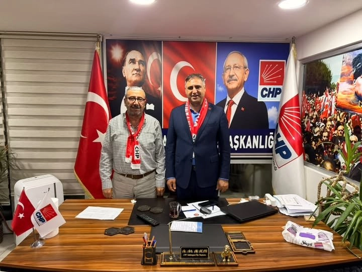 CHP Sultangazi İlçe Başkanı Ali Acar, İl Başkan Yardımcısı İsmet Elmas ile bir araya geldi.