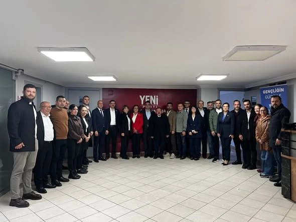 Gaziosmanpaşa’da Siyasi Hareketlilik: CHP’li Meclis Üyeleri Yeni Parti’ye Katıldı