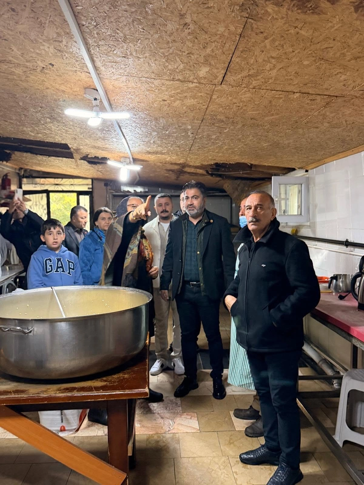 Kanber Koçak’tan Sultangazi AKD Pir Sultan Abdal Cemevi’ne Geçmiş Olsun Ziyareti
