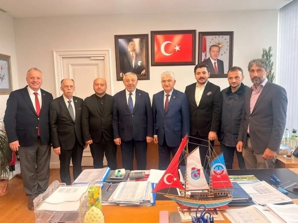 Trabzon Dernekleri Federasyonu’ndan Tahsin Usta’ya Hayırlı Olsun Ziyareti