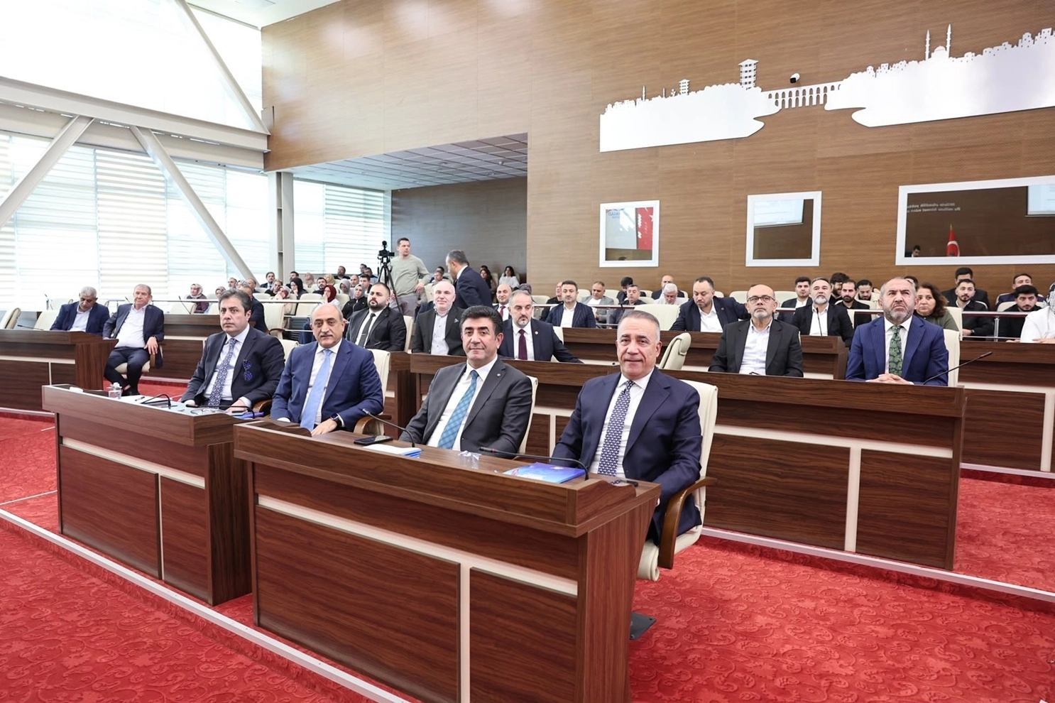 Sultangazi’de 12,9 Milyar TL’lik  Bütçe Onaylandı! Başkan Dursun’dan 30 Yıllık Tasarruf ve Mega Proje Müjdesi