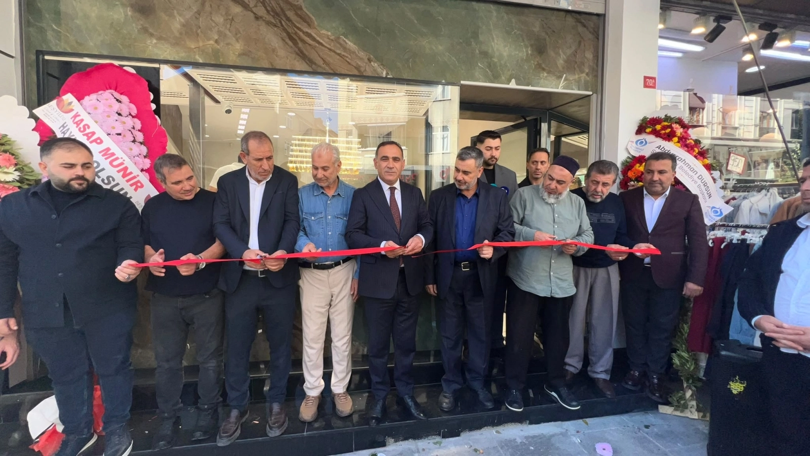 Sultangazi’de Selviler Kuyumculuk Açıldı! Selvitopu Kardeşlerden Yeni Yatırım