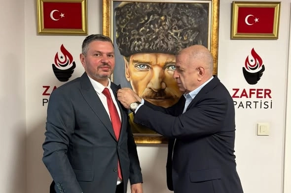 Sultangazi Siyasetinde Yeni Dönem! Sinan Taşkın Zafer Partisi’nde