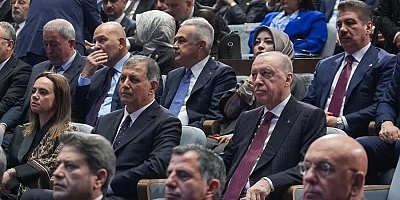 AK Parti’de Yeni Yasama Yılı Mesaisi Başladı: Erdoğan’dan Türkiye Yüzyılı Vurgusu
