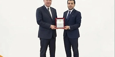 AK Parti Gaziosmanpaşa’da Ahmet Memiş’e Başarı Plaketi