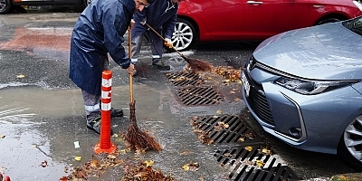 BEYLİKDÜZÜ’NDE SAĞANAK YAĞIŞA KARŞI EKİPLER SAHADA