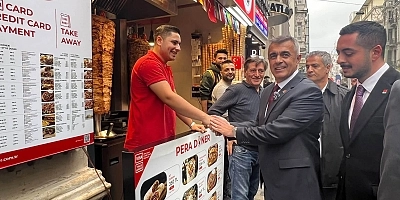CHP İstanbul İl Başkanı Mehmet Ali Yüksel, İstiklal Caddesi’nde Esnafla Buluştu