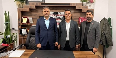 CHP Sultangazi’den 15 Mahalle Muhtarına Ziyaret! Mustafa Şahin Takdir Topladı