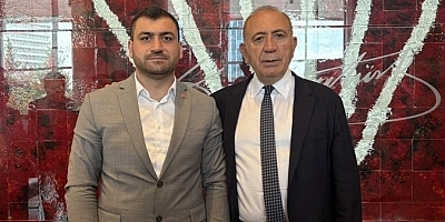 Ferhat İşçimen’den Gürsel Tekin’e Destek: “Var Ol Fırka!”