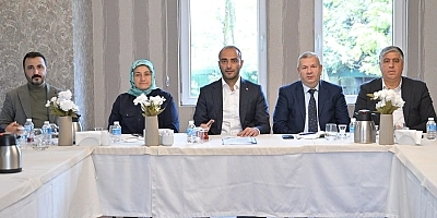 Gaziosmanpaşa’nın Gündemi Masaya Yatırıldı: Eray Karadeniz’den Kapsamlı Değerlendirme Toplantısı