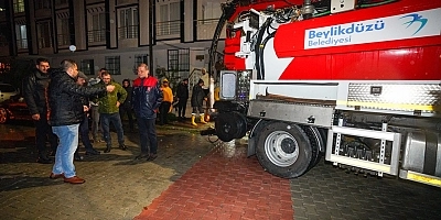 SAĞANAK YAĞIŞ MESAİSİ BEYLİKDÜZÜ’NDE GECE BOYUNCA SÜRDÜ
